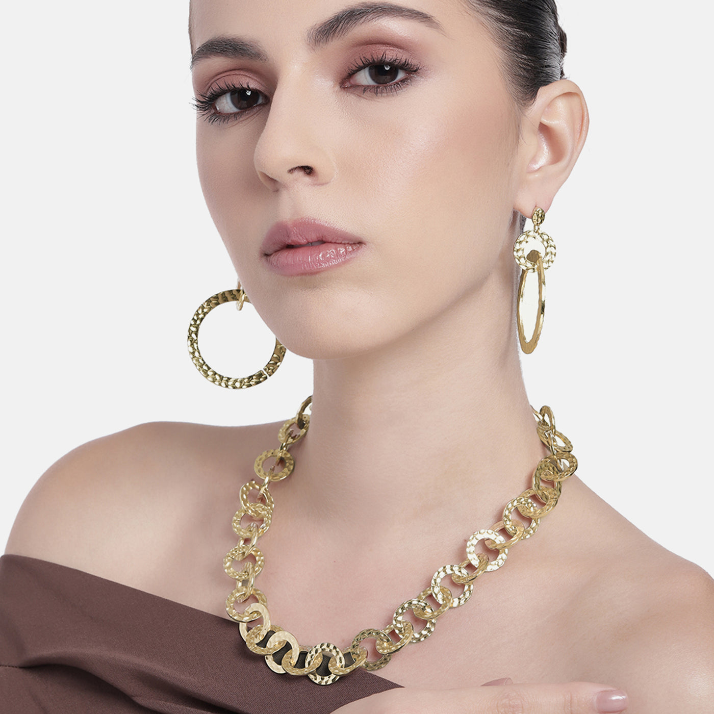 Estele Gold Tone Trendy & Stylish Interlinked Circular Design Beaten Gold Necklace Set for Women