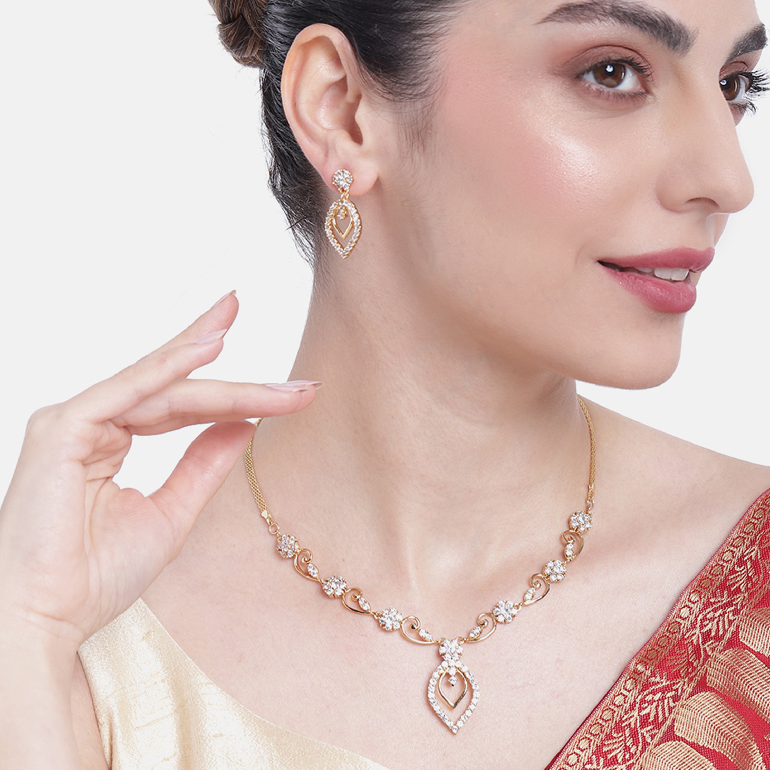 アクセサリー 19so 24/7 18k necklace Gold Plated American Diamond CZ Freesia Necklace – Estele