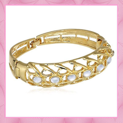 Estele  Gold Plated Kundan Cuff Bracelet for Women