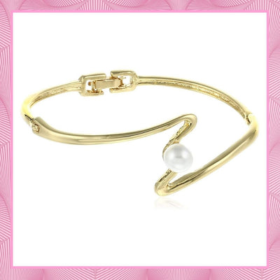 Estele Gold Plate Bracelet with Fancy pearl for women