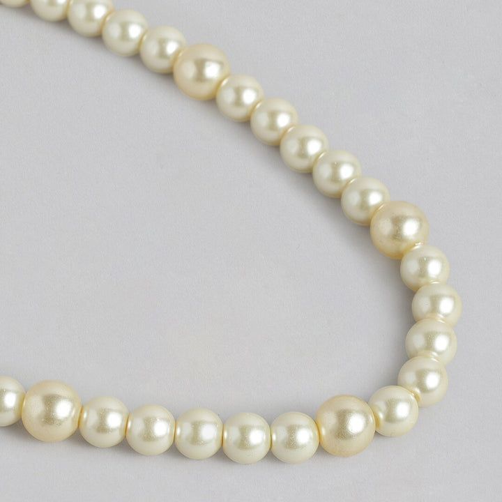 One Line Pearl Necklace