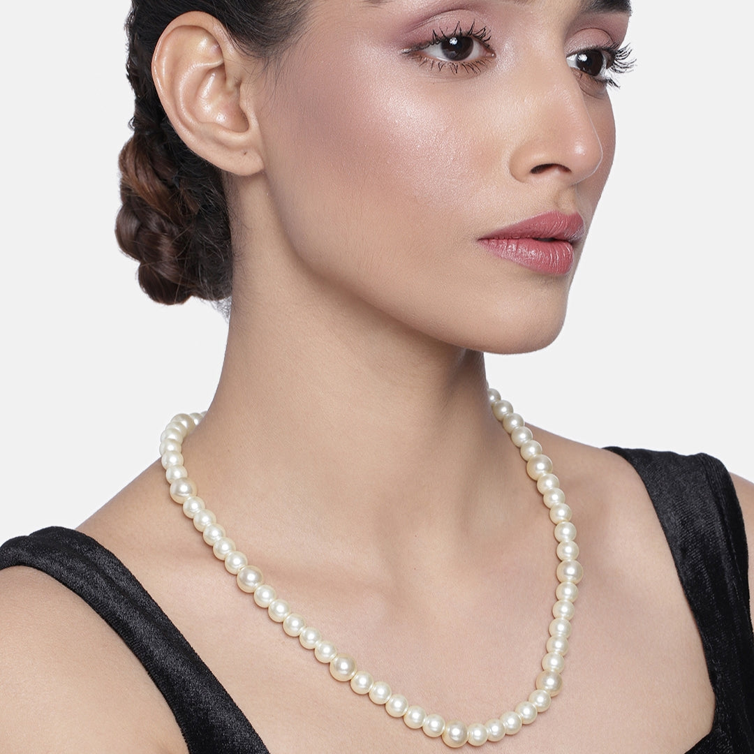 One Line  Pearl Necklace