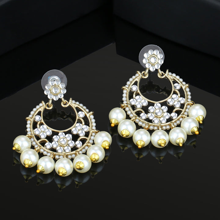 Kundan And Pearls Traditional Earring