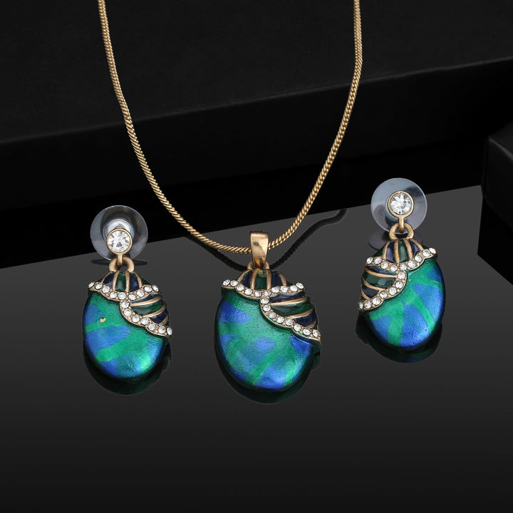 Tender Green Elliptical Pendant Set