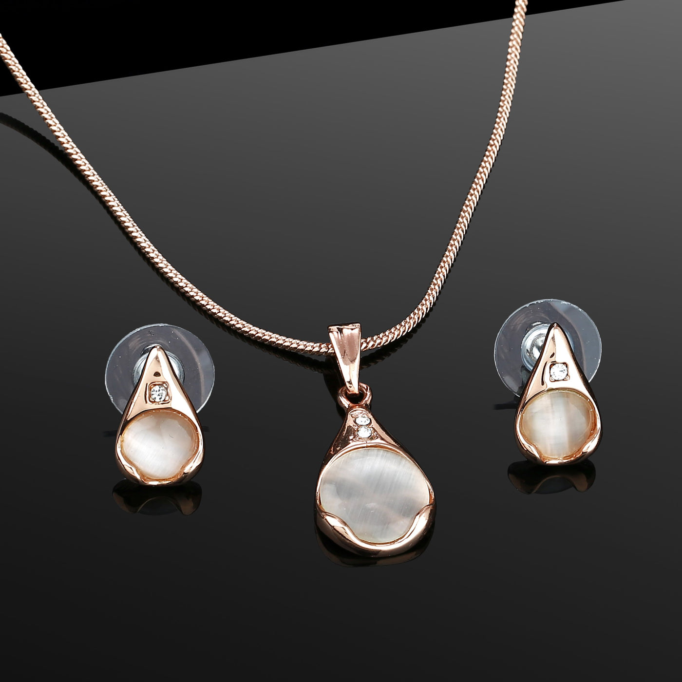Estele Rosegold Plated Crystal Fancy Pendant Necklace Set for Women / Girls