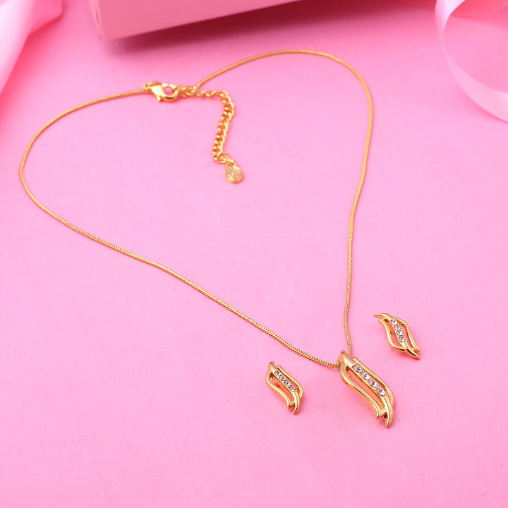 Estele 24kt Gold tone plated Pendant Chain With Earrings