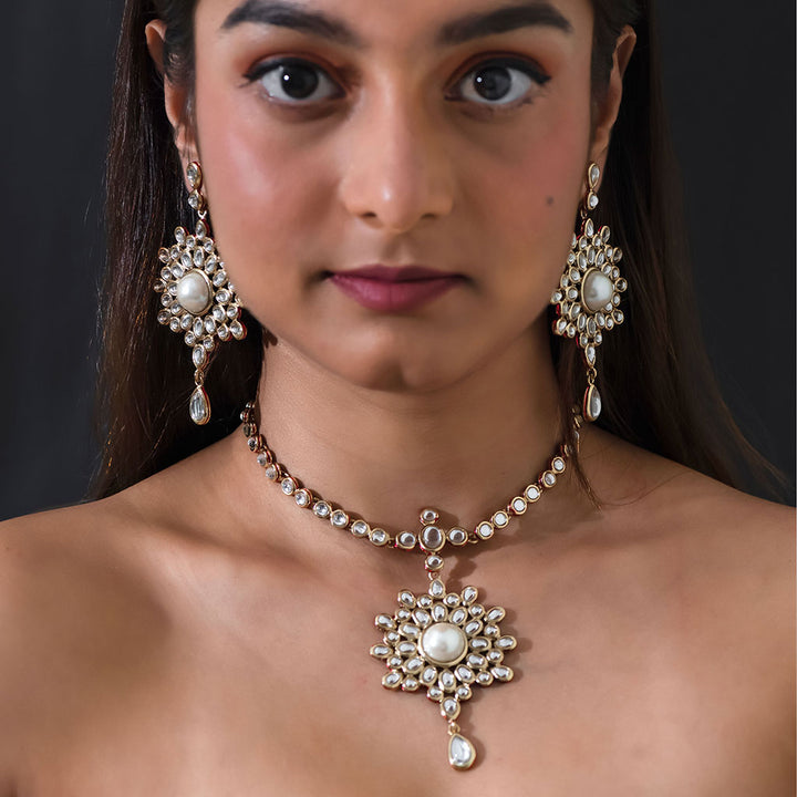 Estele - Antique Gold Plated Traditional Kundan Necklace Set for Women