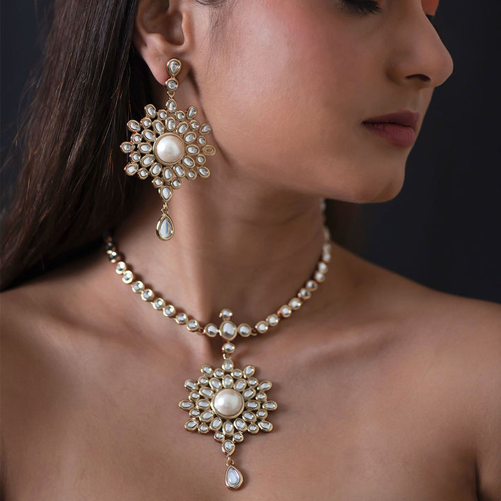 Estele - Antique Gold Plated Traditional Kundan Necklace Set for Women