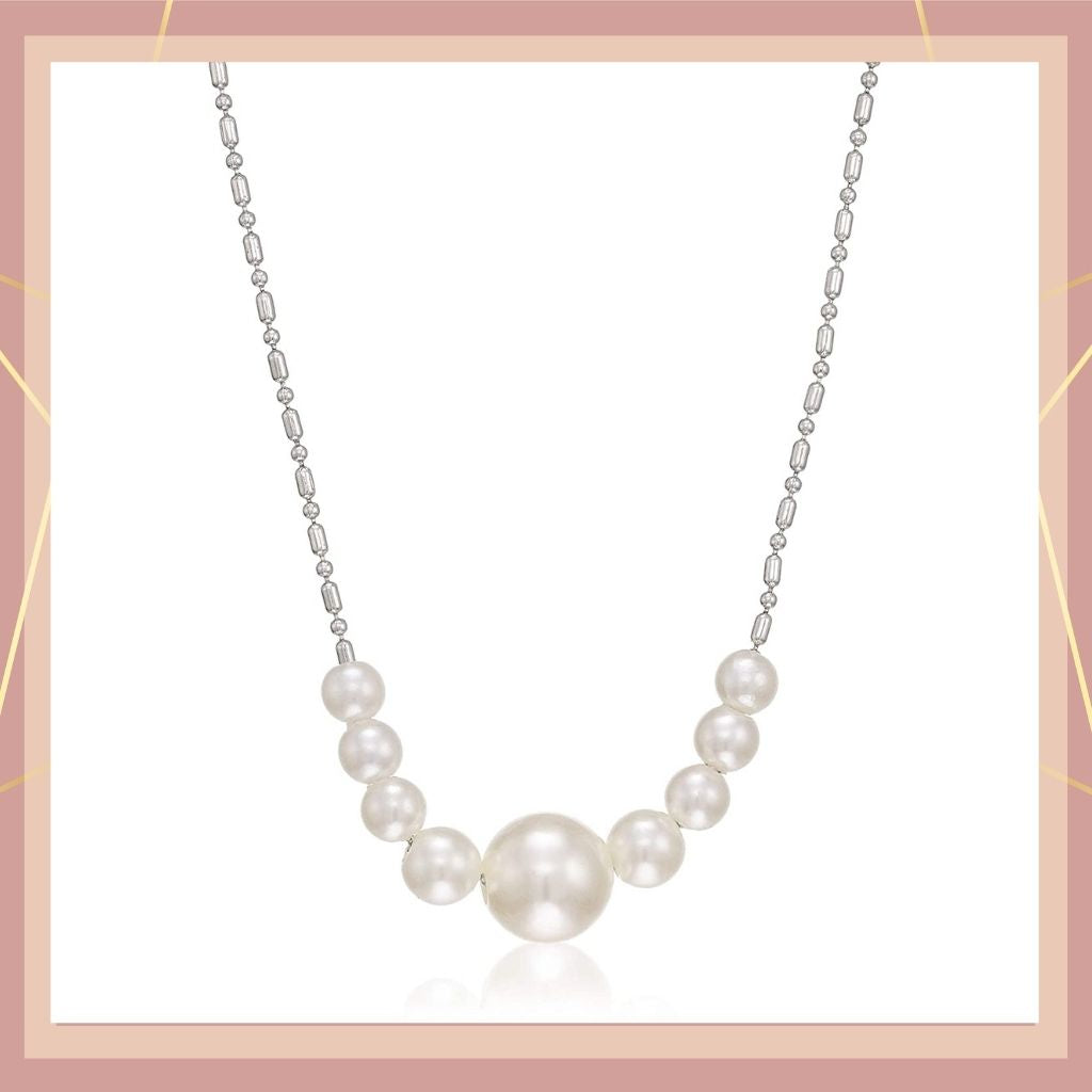 Estele Textured chain with different size pearls pendant for women